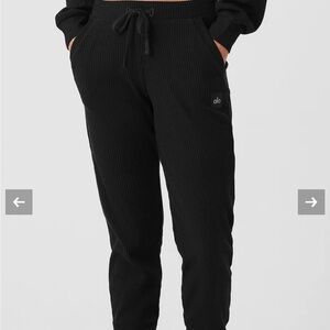 Alo Muse Sweatpant - black